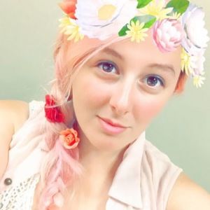 Meet your Posher, Danielle